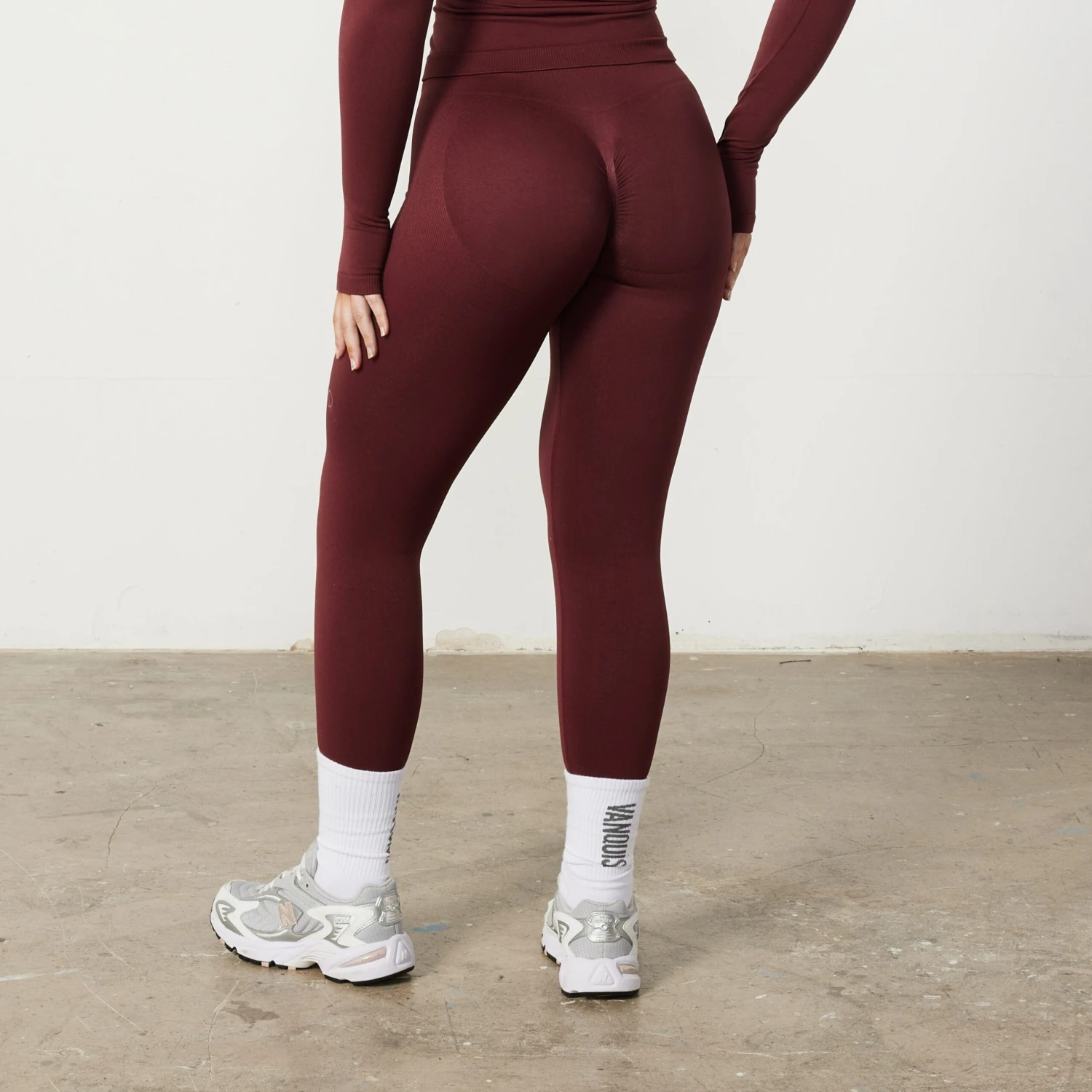 Vanquish Elevate Seamless Petite Burgundy Leggings 5 Vanquish Elevate Seamless Petite Burgundy Leggings - Image 5