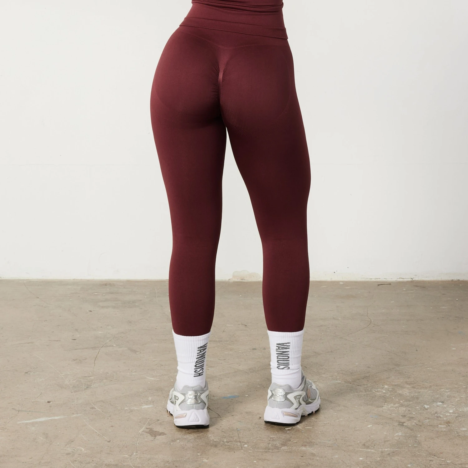 Vanquish Elevate Seamless Petite Burgundy Leggings 3 Vanquish Elevate Seamless Petite Burgundy Leggings - Image 3