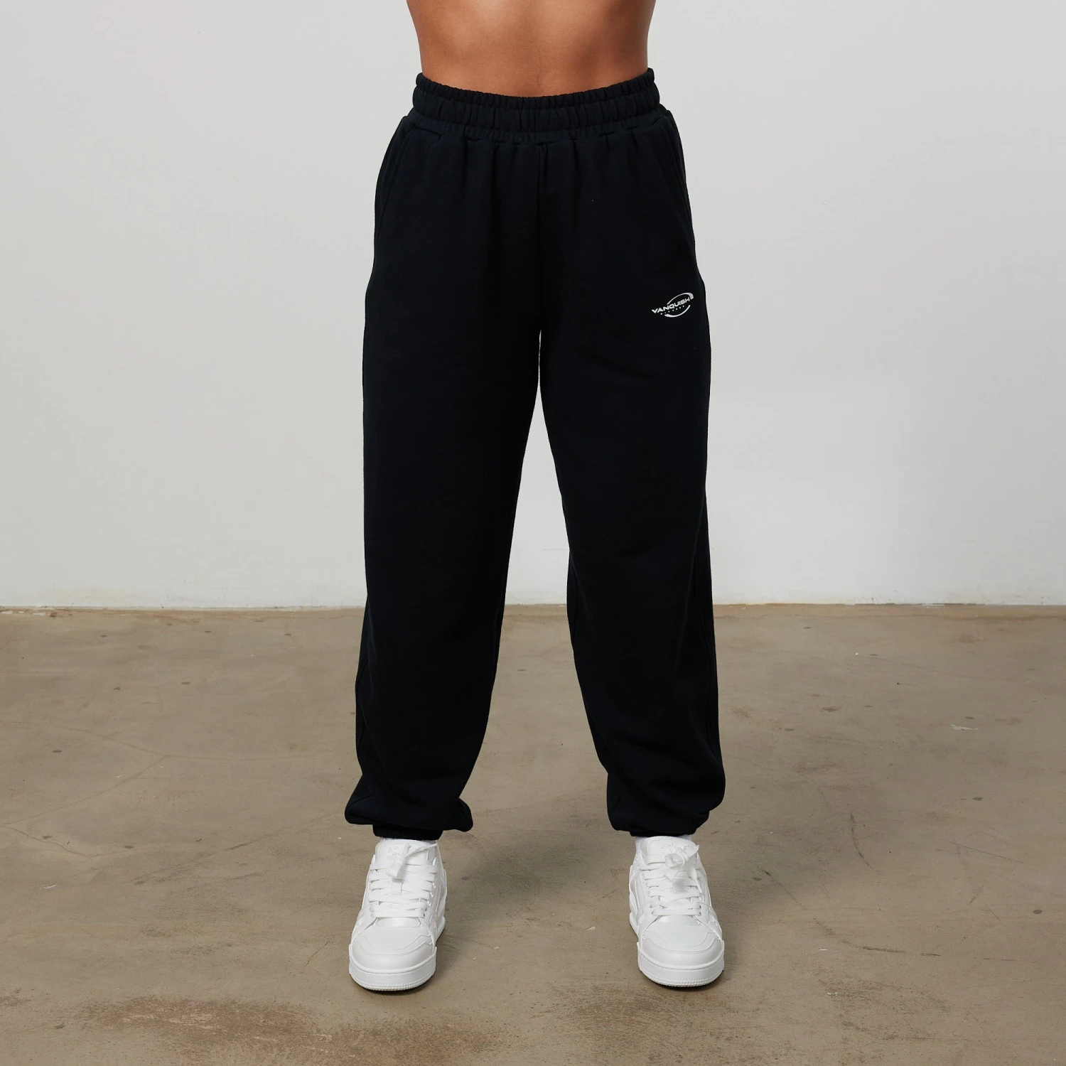 Vanquish Enhance Black Oversized Sweatpants 1 Vanquish Enhance Black Oversized Sweatpants