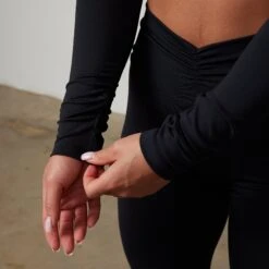 Vanquish Enhance Black Long Sleeve Shrug -Vanquish Fitness Sales VQFit E commerceFeb24100510