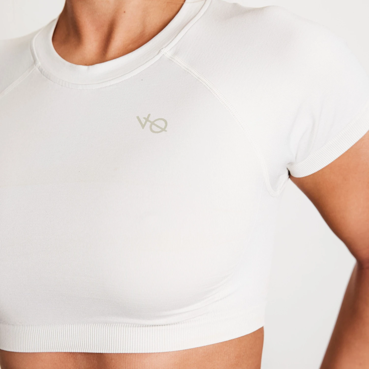 Vanquish Elevate Seamless Clay Cap Sleeve Cropped T Shirt 2 Vanquish Elevate Seamless Clay Cap Sleeve Cropped T Shirt - Image 2