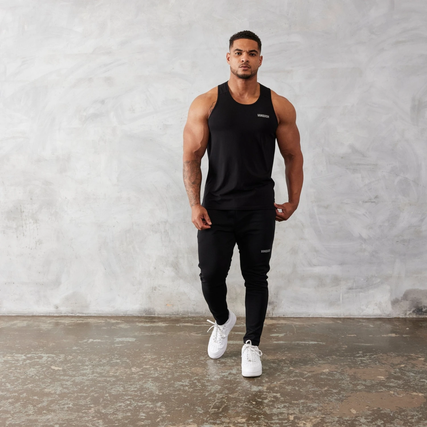 Vanquish Essential Black Tapered Fit Sweatpants 2 Vanquish Essential Black Tapered Fit Sweatpants - Image 2