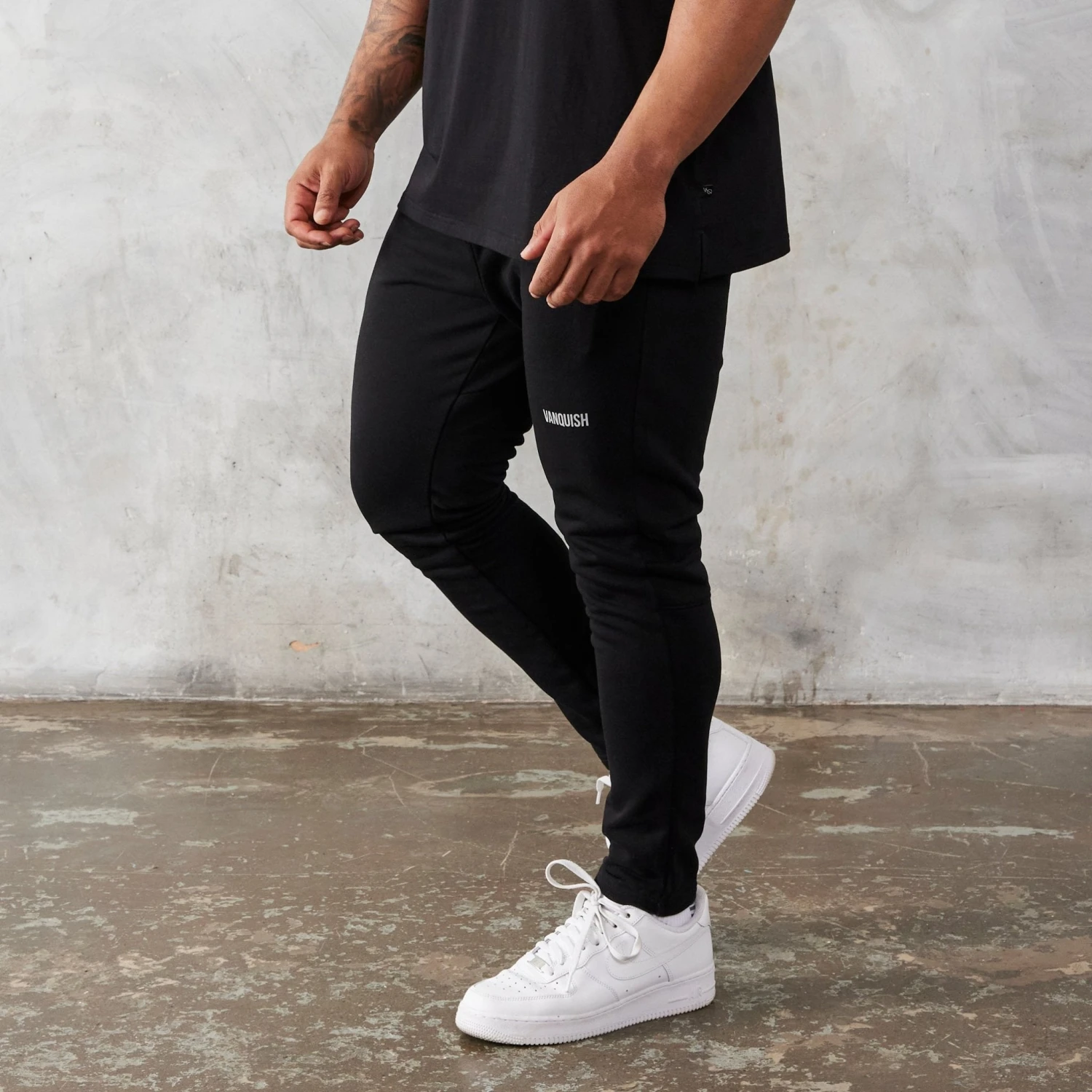 Vanquish Essential Black Tapered Fit Sweatpants 1 Vanquish Essential Black Tapered Fit Sweatpants