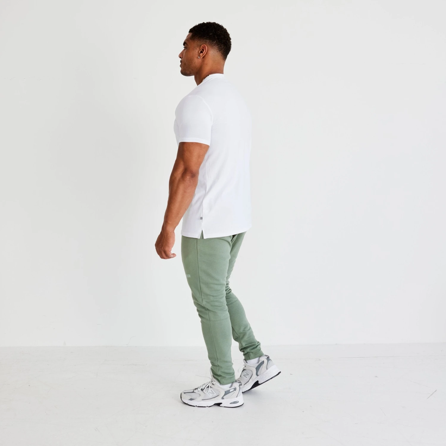 Vanquish Essential White Slim Fit Short Sleeve T Shirt 6 Vanquish Essential White Slim Fit Short Sleeve T Shirt - Image 6